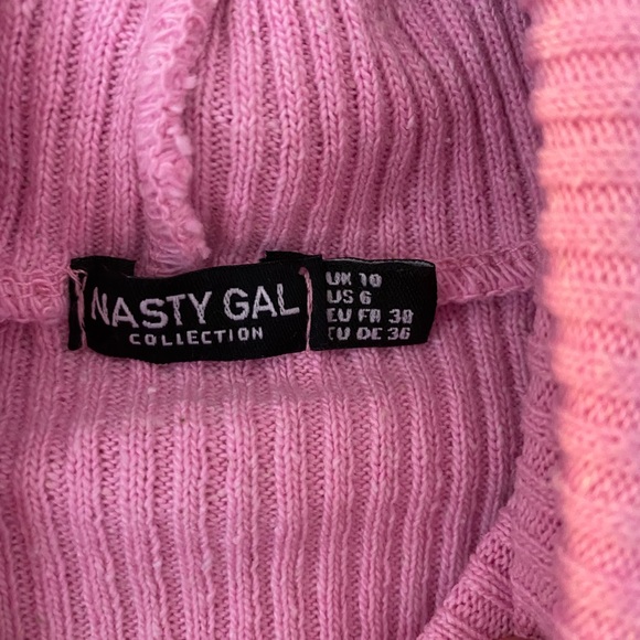 Nasty Gal bright pink turtle neck - Picture 2 of 3